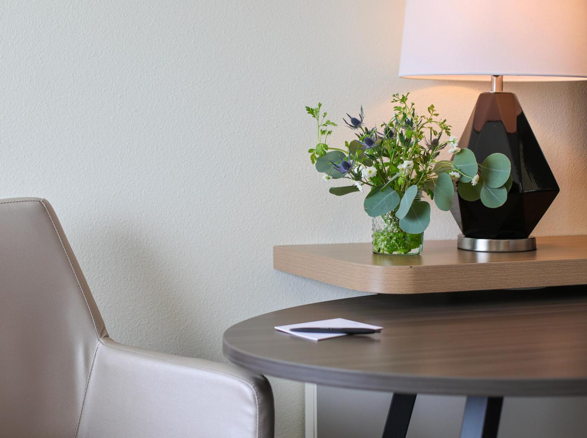 Holiday Inn Redding By Ihg Εξωτερικό φωτογραφία