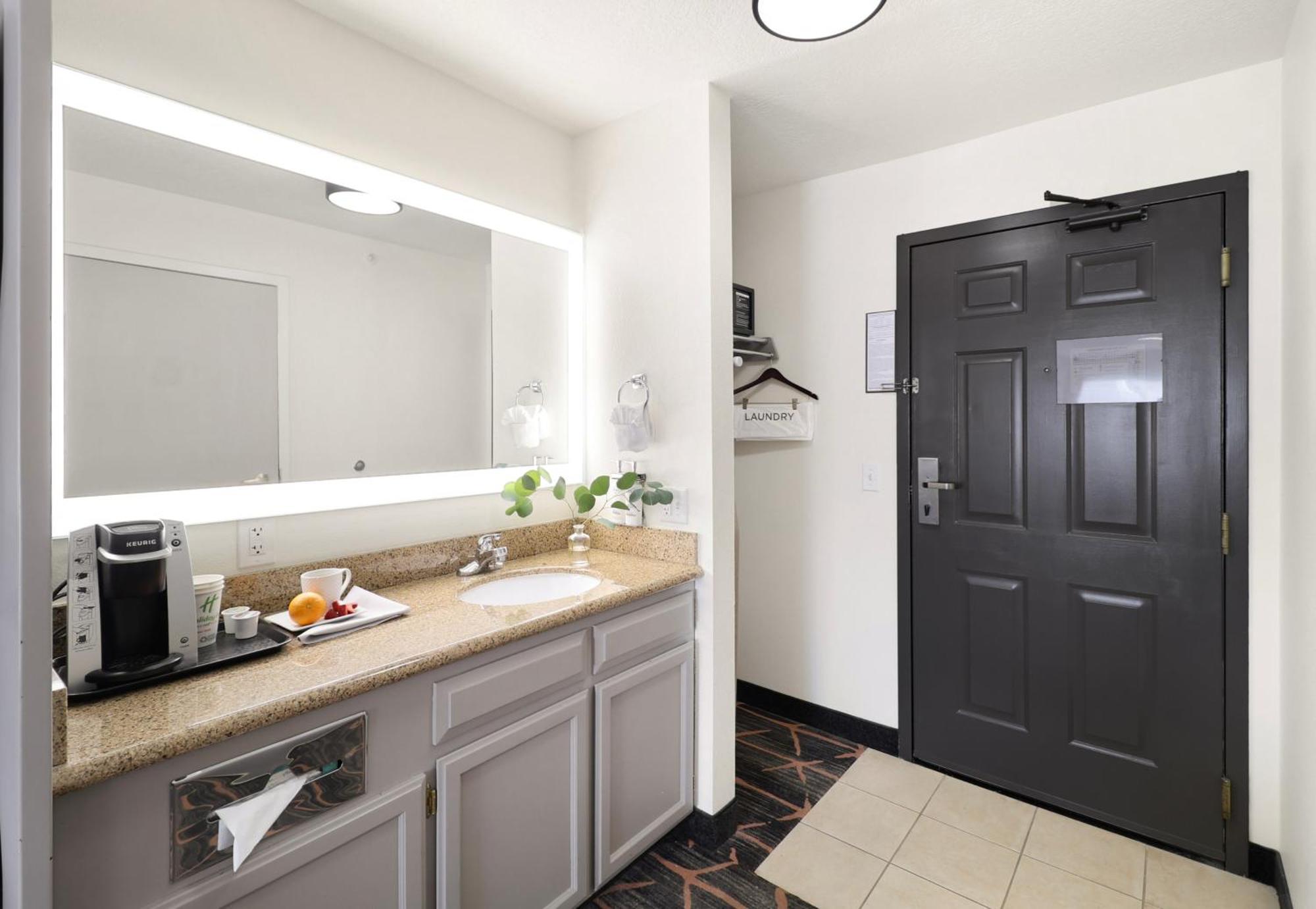 Holiday Inn Redding By Ihg Εξωτερικό φωτογραφία